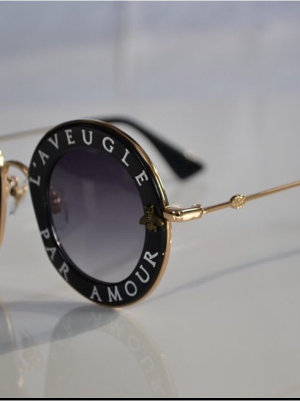 Gucci Black Round 'L'Aveugle Par Amour' Logo Sunglasses with Gold Bridge GG0113S - Picture 14 of 15